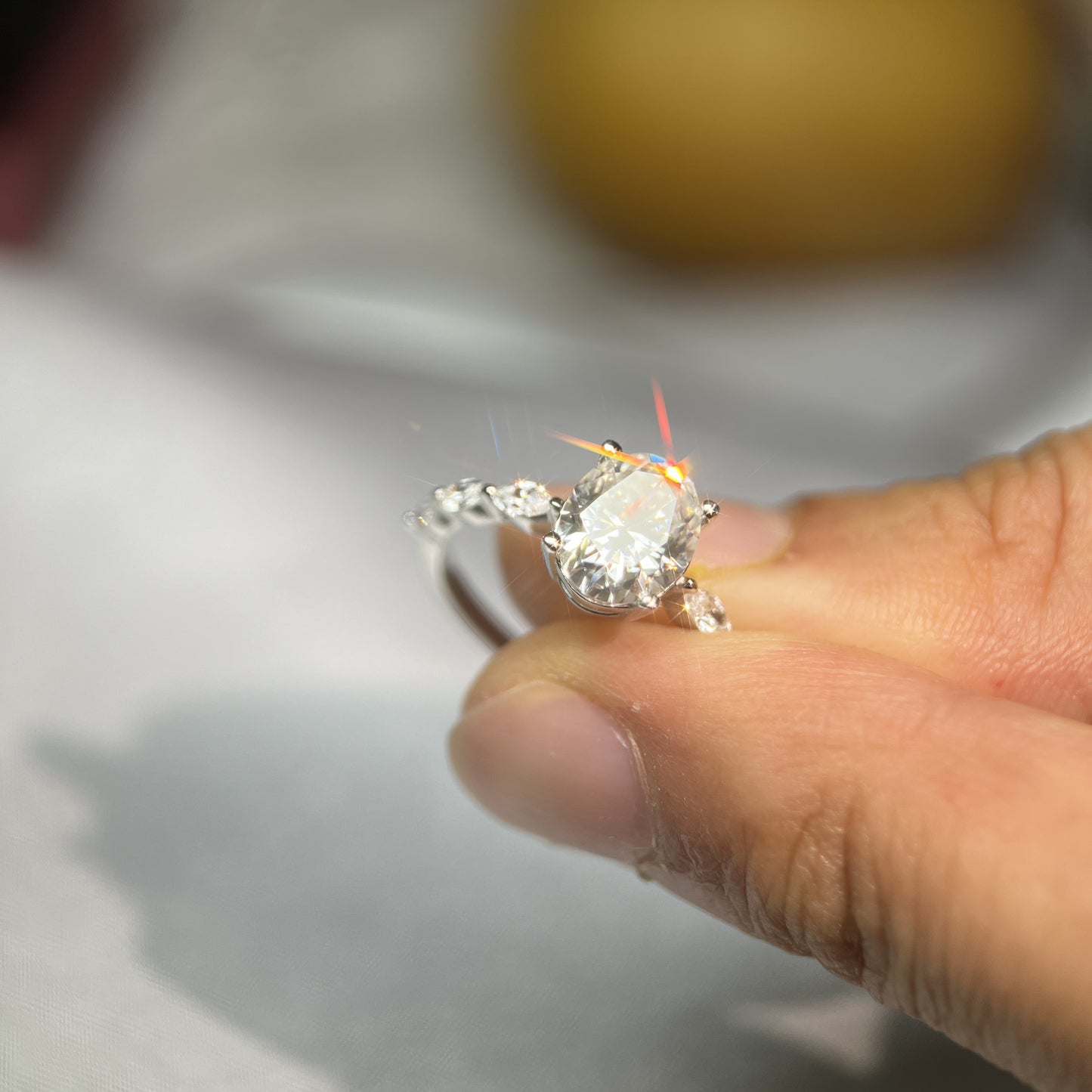 KERXI Oval 2.32 carat 18K white gold ring